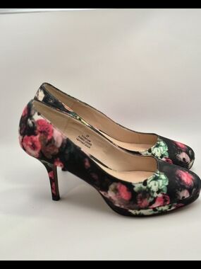 Women’s LEFT & RIGHT Floral Heels Pumps Black Multicolor Fabric Stiletto Sz 6.5
